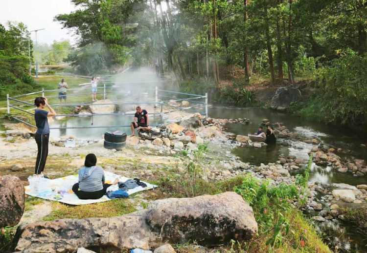 “บ่อน้ำพุร้อนคลองปลายพู่” แหล่งแช่ออนเซ็นยอดนิยม