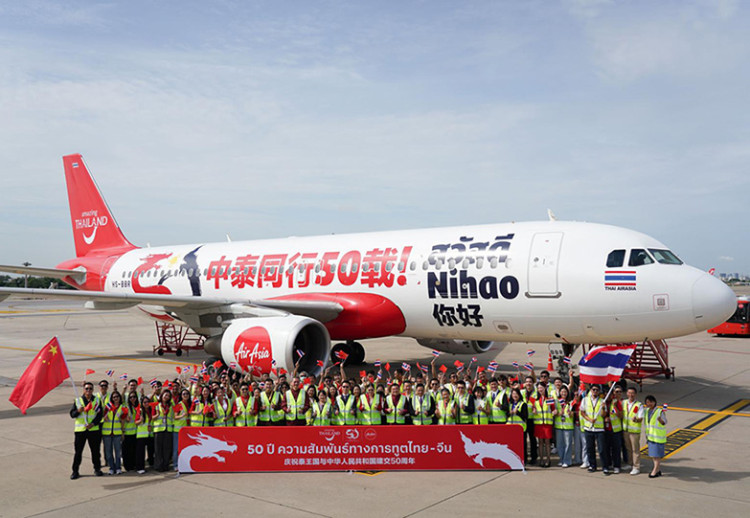 แอร์เอเชีย เปิดตัวลายเครื่องบินใหม่ “50 ปี ไทย-จีน” อวดโฉมนานาชาติ ฉลองครบรอบความสัมพันธ์ทางการทูต