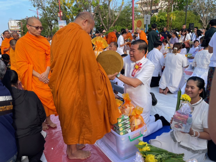 ทำบุญ ”109 ปี หาดใหญ่“ ถวายพระราชกุศลแด่”สมเด็จพระพันปีหลวง“